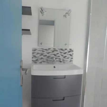 La Quesneliere بيت للعطل *