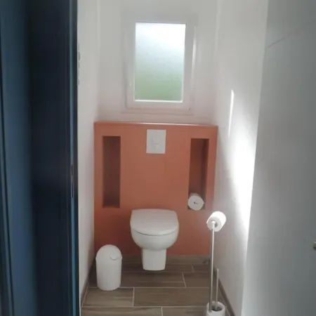 بيت للعطل La Quesneliere